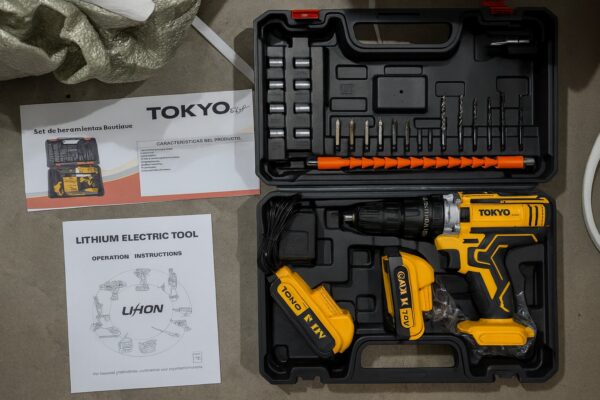 Kit de taladro eléctrico inalámbrico con accesorios y 2 baterías Tokyo Style