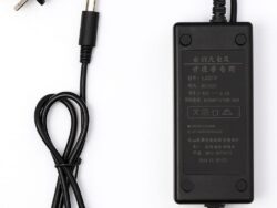 Cargador de batería 42V 2A para scooter o bicicleta eléctrica