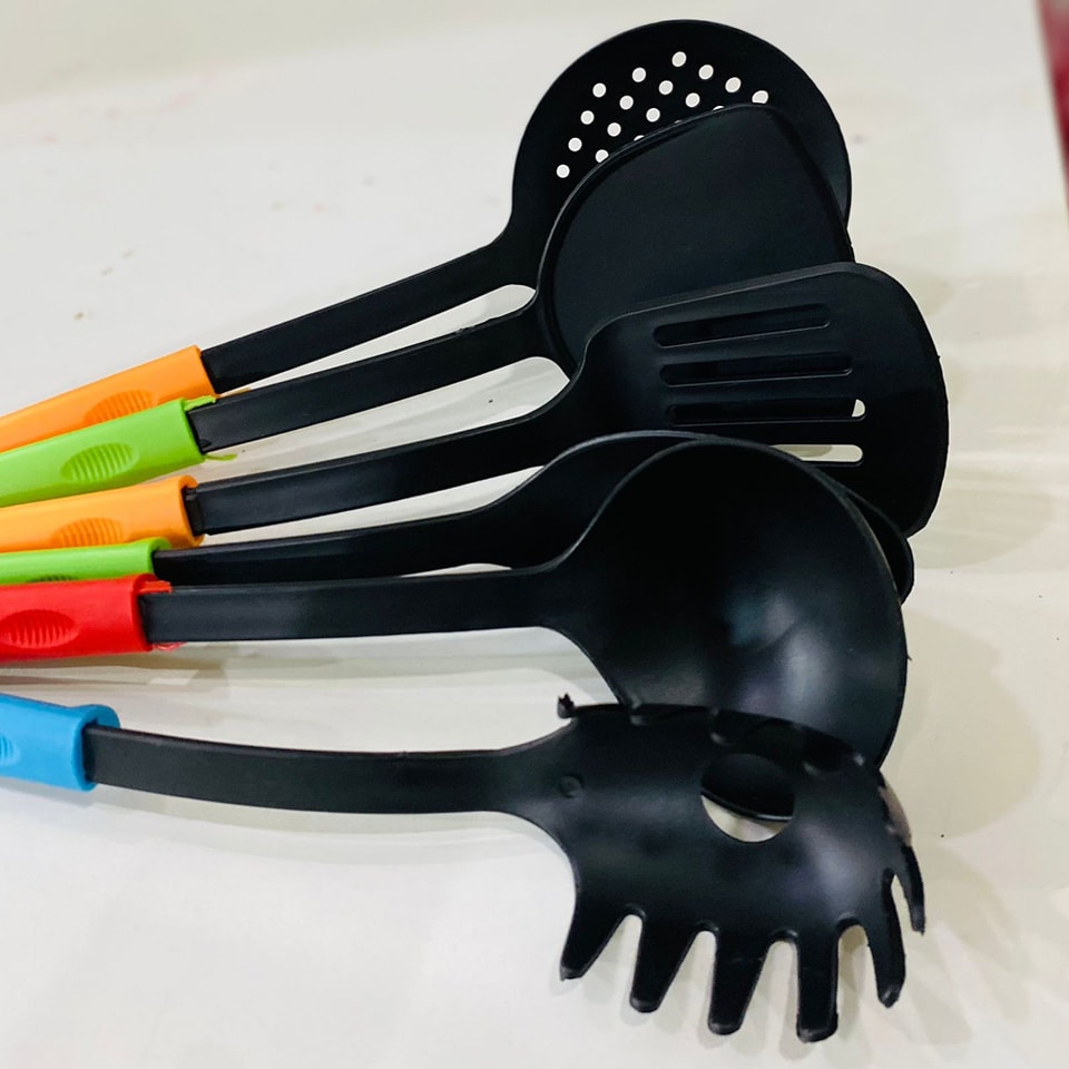 Set x6 De Utensilios De Cocina Con Mango De Color Melech-274 - Image 2