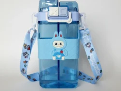 Botella Kawaii Kuromi Labubu 520ml Doble Pico 2 Divisiones WF65