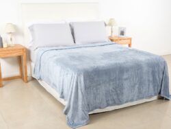 Frazada Flannel Super Soft Blanco Paris FZ11997 2.20x2.40 Metros