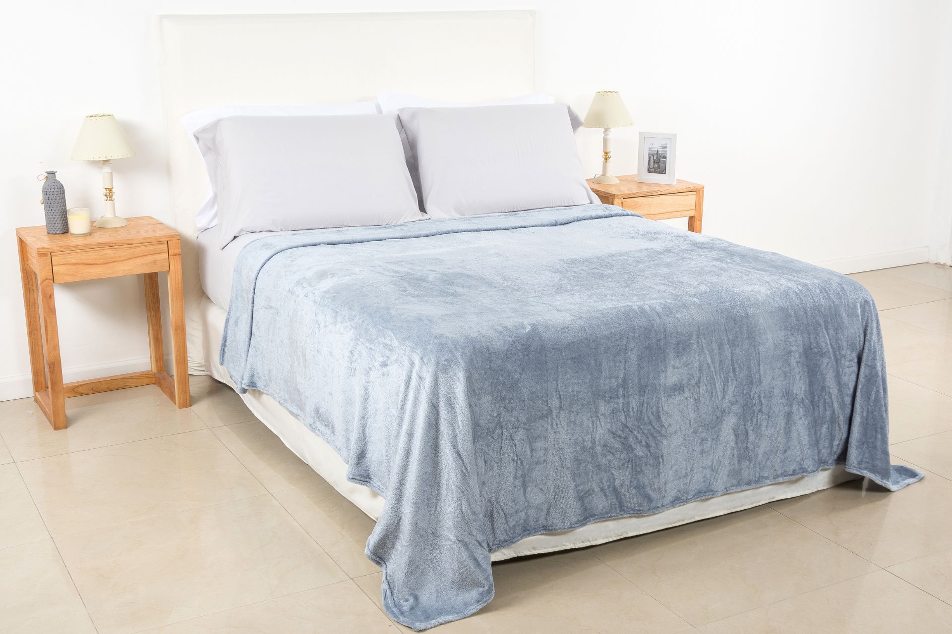 Frazada Flannel Super Soft Blanco Paris FZ11997 2.20x2.40 Metros